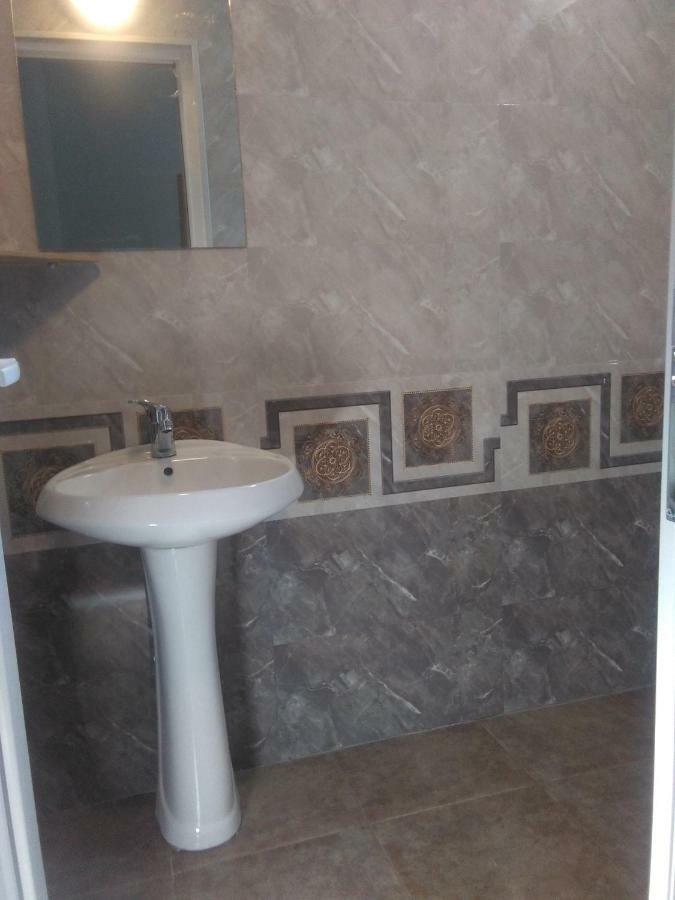 מלון קובולטי Str.Agmashenebeli 548 מראה חיצוני תמונה