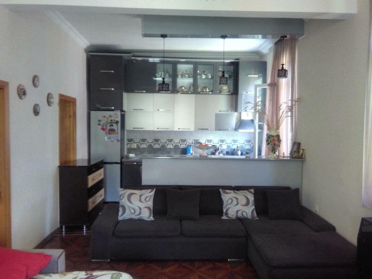 מלון קובולטי Str.Agmashenebeli 548 מראה חיצוני תמונה