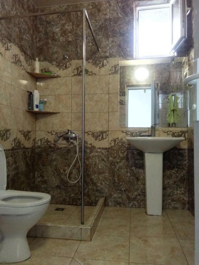 מלון קובולטי Str.Agmashenebeli 548 מראה חיצוני תמונה